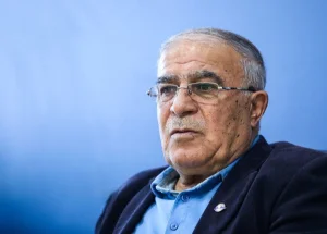 حسن روشن وسط مراسم بدرقه راهی بیمارستان شد