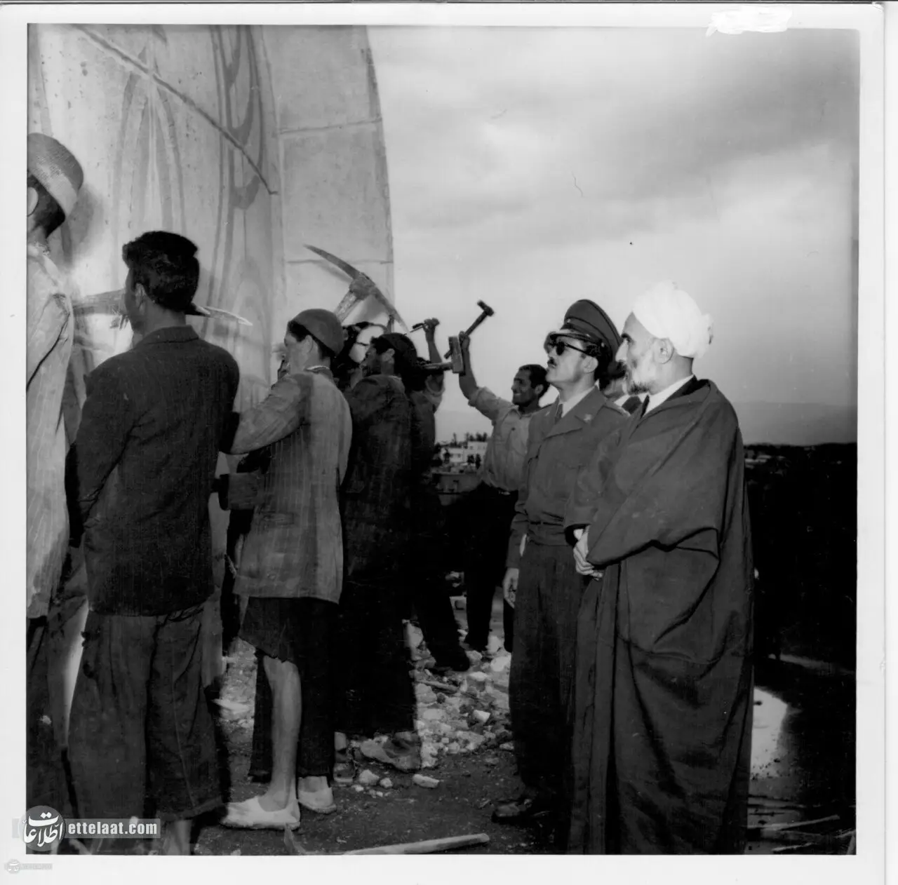 بازدید آیت&zwnj;الله فلسفی از جریان تخریب حظیره القدس&nbsp;