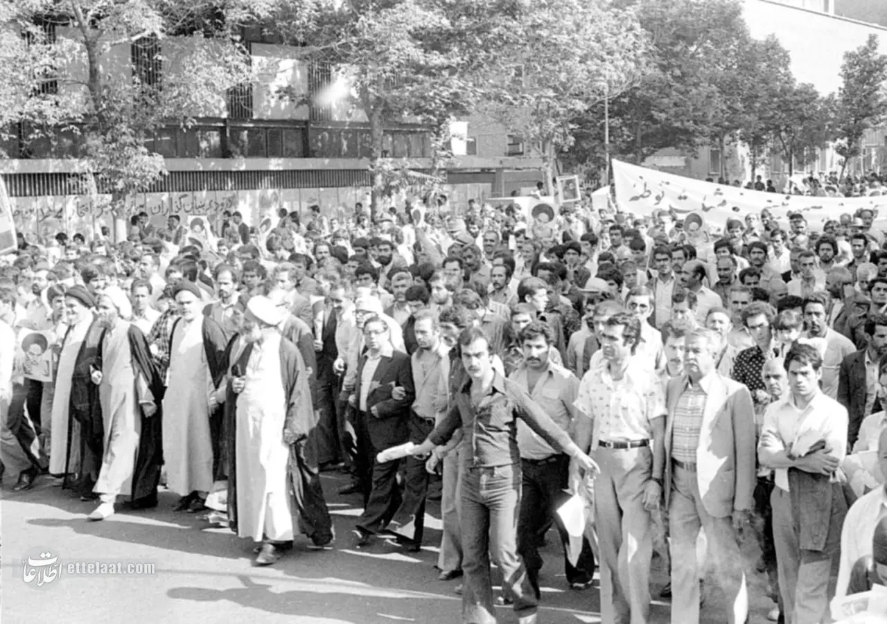 گزارش تصویری اولین سالگرد ۱۵خرداد بعد از انقلاب